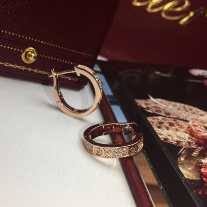 [AuraEcho]LOVE 5.5MM DIAMOND PAVED EARRINGS