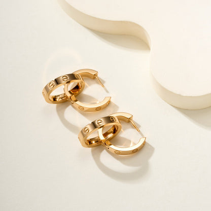 [AuraEcho]LOVE 3.3MM DANGLE HALF DIAMOND EARRINGS
