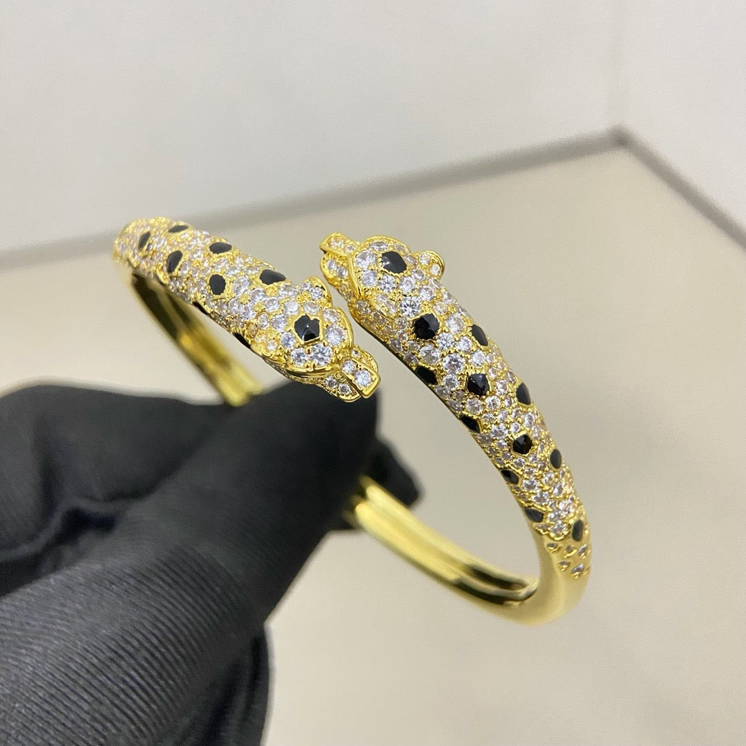 [AuraEcho]PANTHERE DOUBLE HEADED HALF DIAMOND OPEN BRACELET